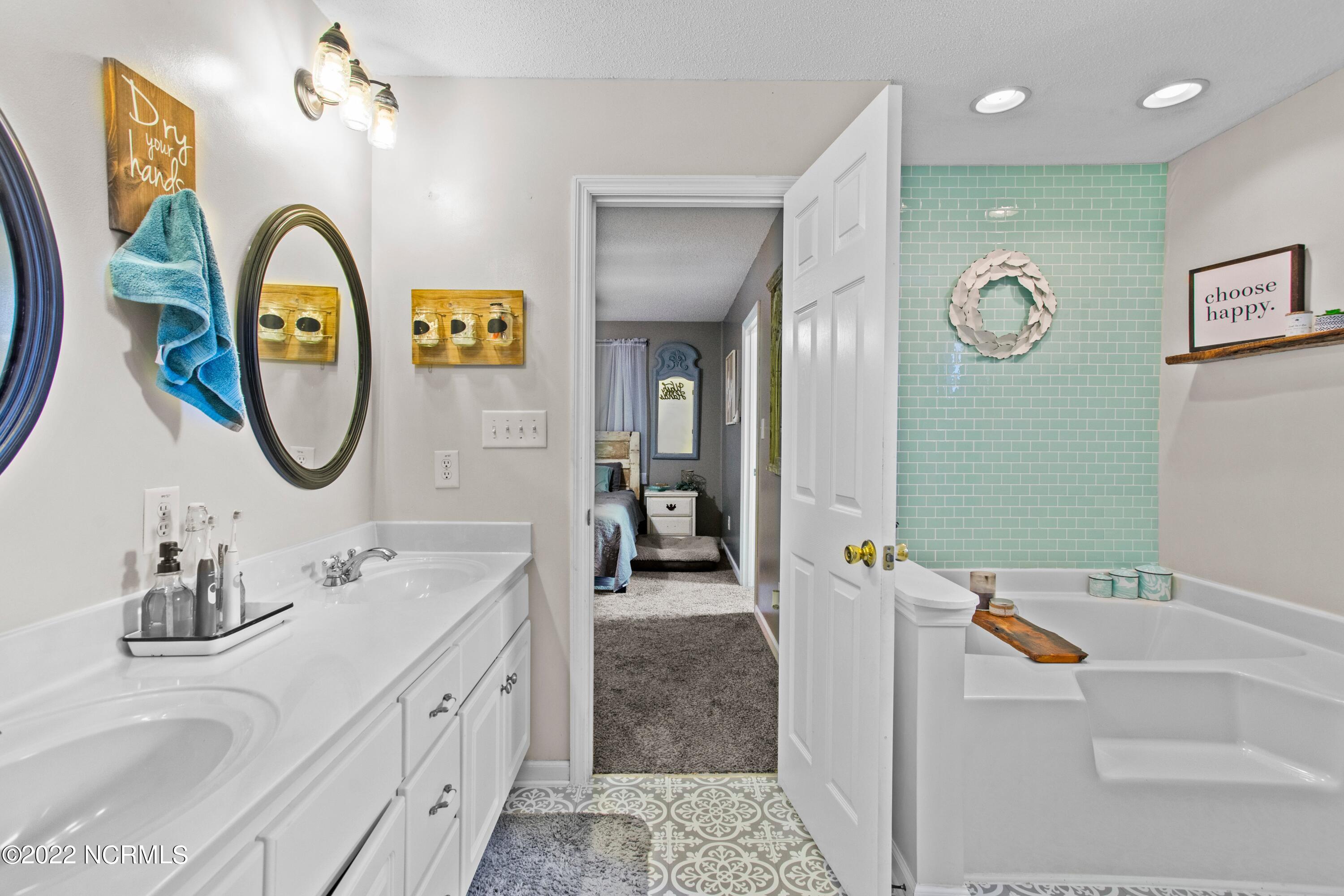 1388 Deppe Loop Road Maysville, NC 28555 - Photo 25 of 29 master bath
