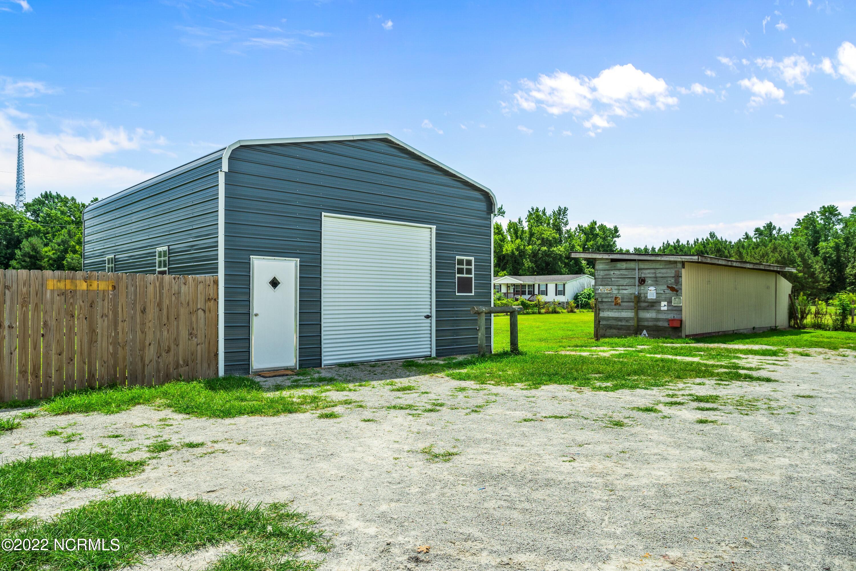 1388 Deppe Loop Road Maysville, NC 28555 - Photo 7 of 29 building