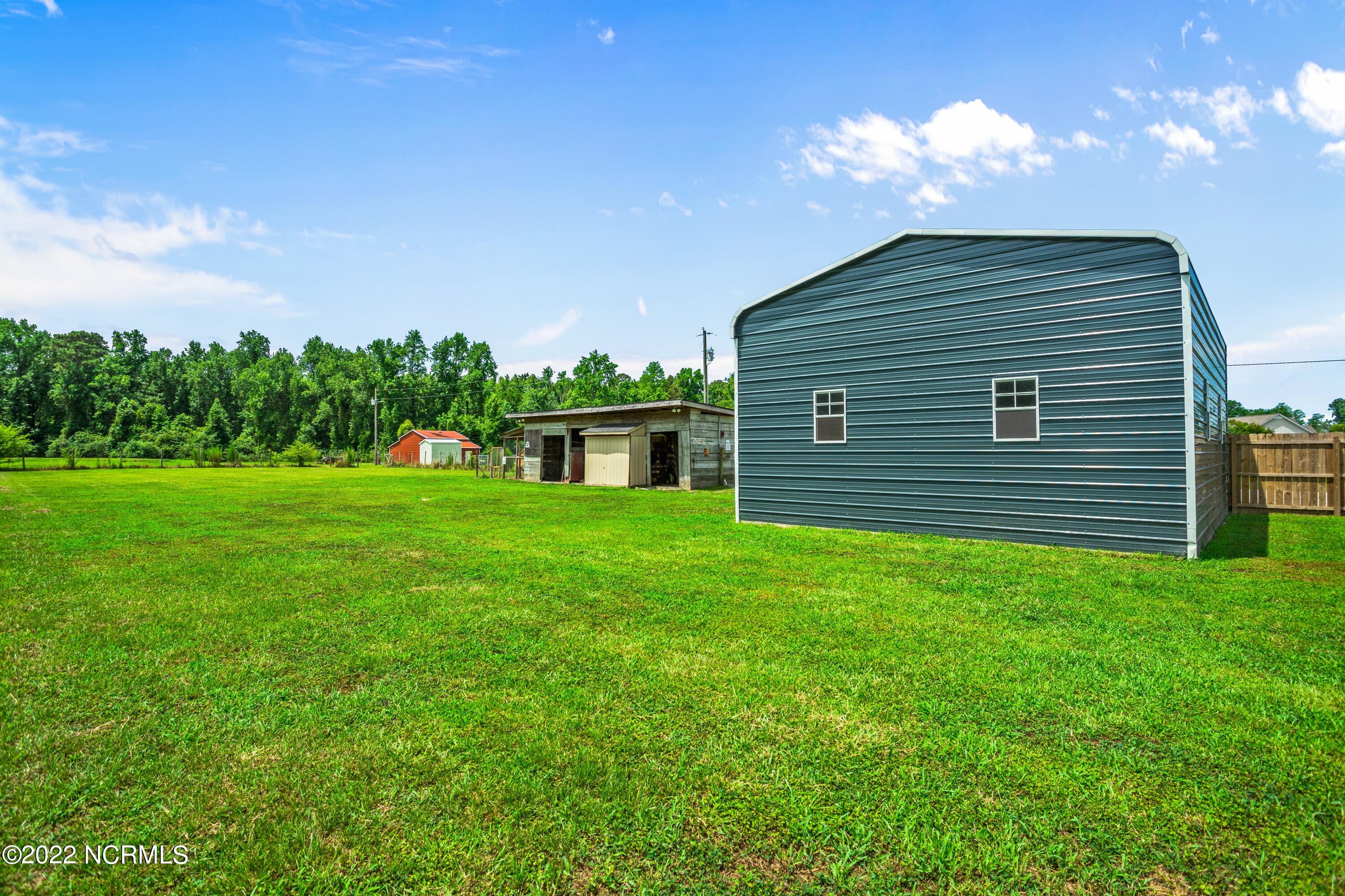 1388 Deppe Loop Road Maysville, NC 28555 - Photo 8 of 29 yard view