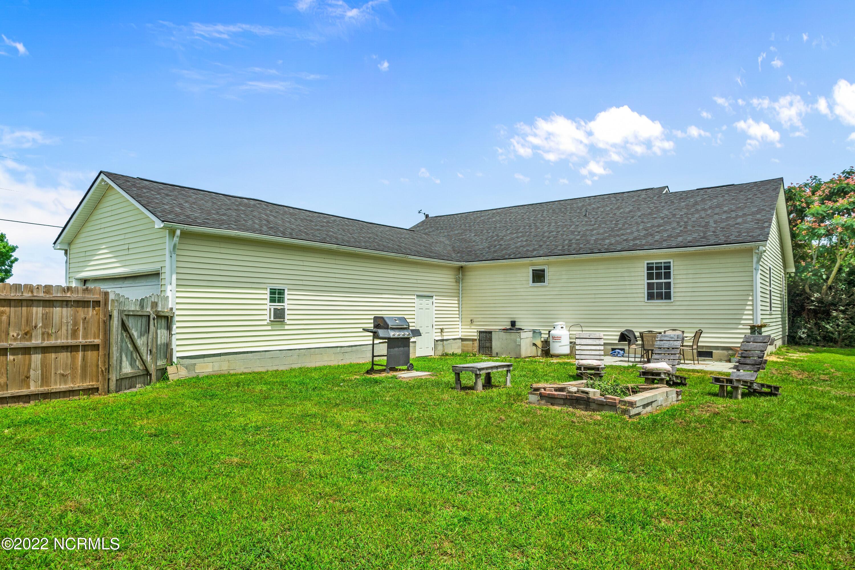 1388 Deppe Loop Road Maysville, NC 28555 - Photo 9 of 29 backyard