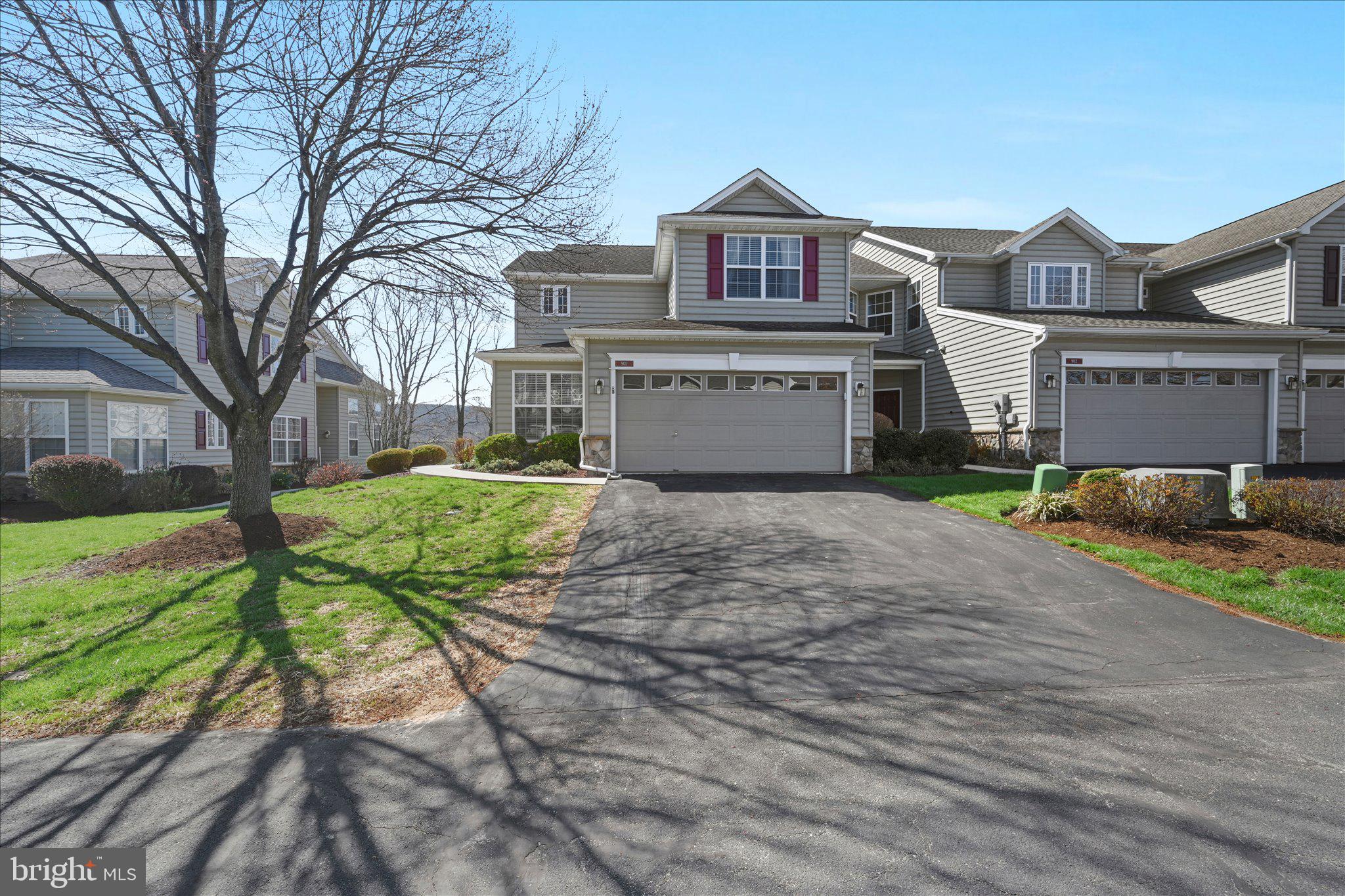 901 Ridgeview Drive Morgantown, PA 19543 - Photo 3 of 36