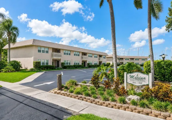 $2,800 | 323 Gulfstream Road, Dania Beach, FL 33004