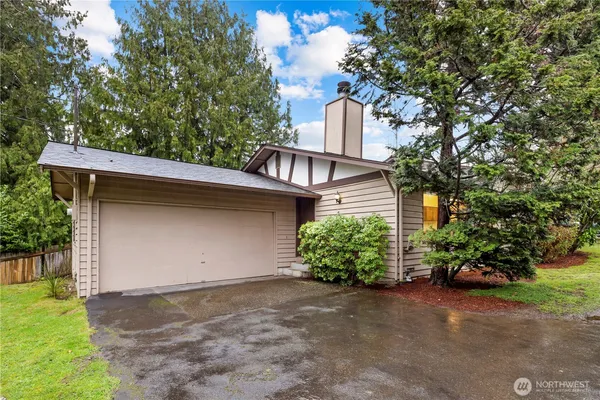 $900,000 | 6822 Northeast 153rd Place, Kenmore, WA 98028