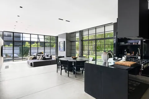 $3,195,000 | 73 Laurel Lane, Sag Harbor, NY 11963