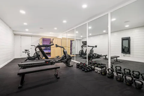 $3,195,000 | 73 Laurel Lane, Sag Harbor, NY 11963