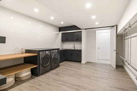 $3,195,000 | 73 Laurel Lane, Sag Harbor, NY 11963