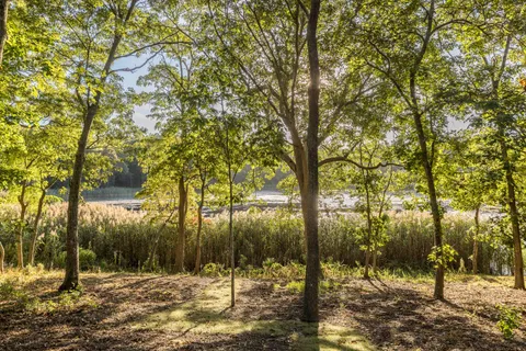 $3,195,000 | 73 Laurel Lane, Sag Harbor, NY 11963