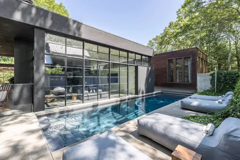 $3,195,000 | 73 Laurel Lane, Sag Harbor, NY 11963