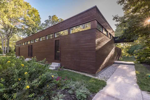 $3,195,000 | 73 Laurel Lane, Sag Harbor, NY 11963