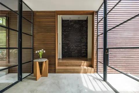 $3,195,000 | 73 Laurel Lane, Sag Harbor, NY 11963