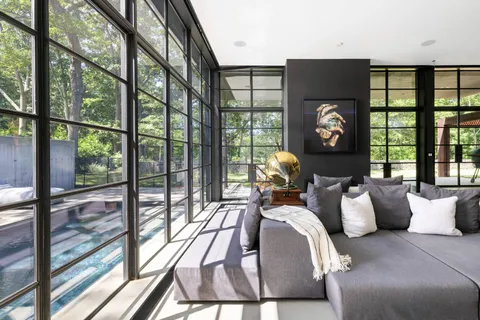 $3,195,000 | 73 Laurel Lane, Sag Harbor, NY 11963