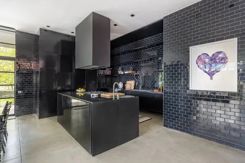 $3,195,000 | 73 Laurel Lane, Sag Harbor, NY 11963