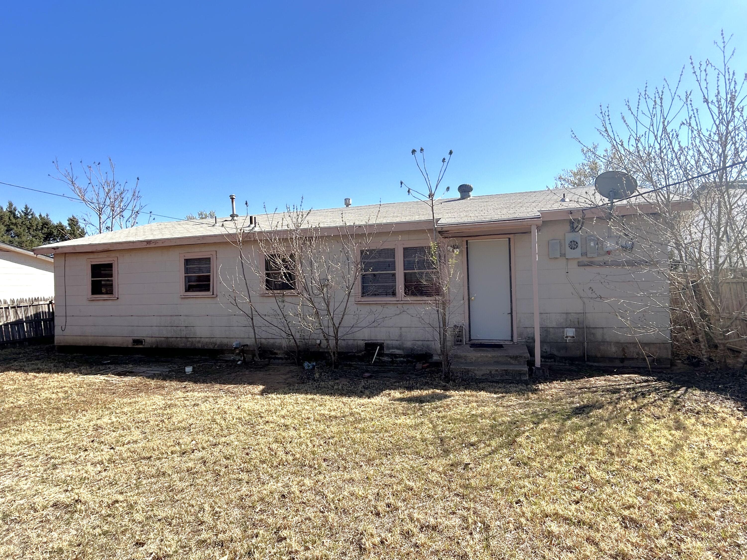 2406 48th Street Lubbock, TX 79412 - Photo 12 of 14 IMG_3173