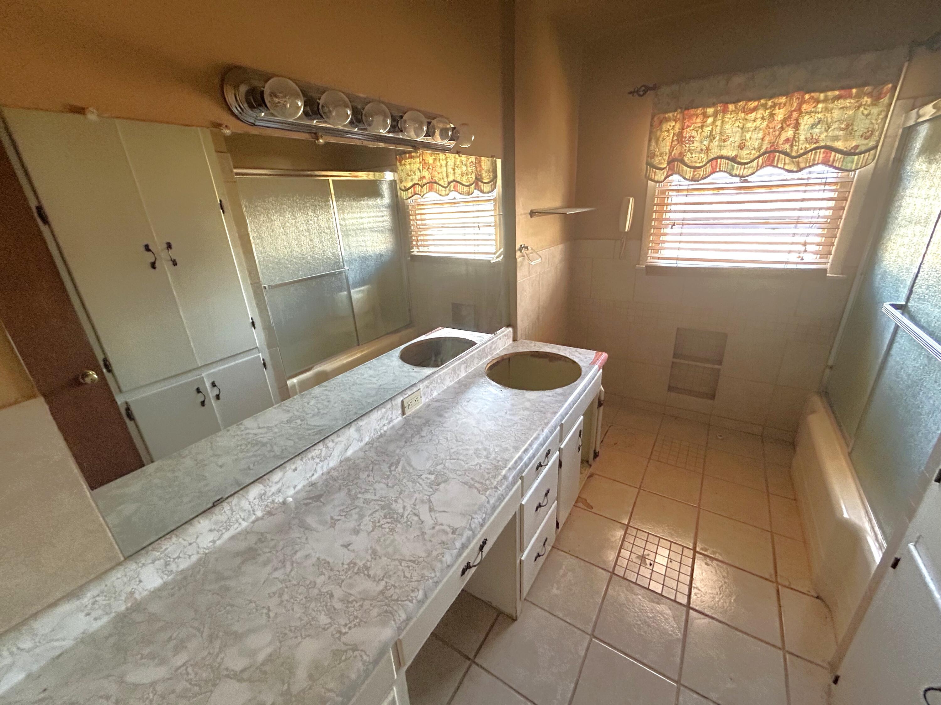 2406 48th Street Lubbock, TX 79412 - Photo 8 of 14 IMG_3181