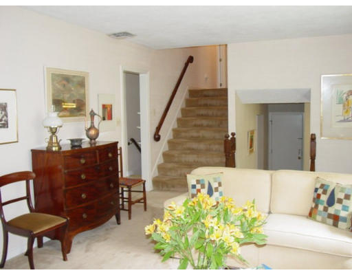 17 Ober Road Newton, MA 02459 - Photo 8 of 16