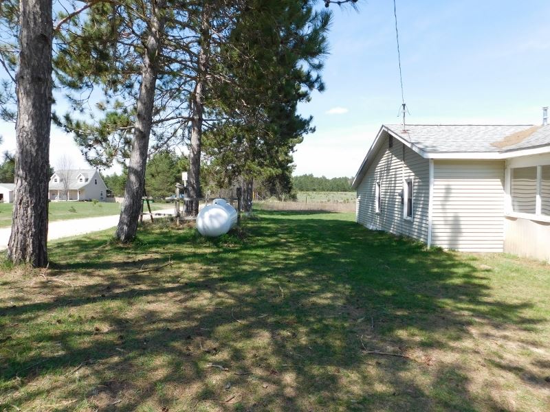 3259 Walton Road Kingsley, MI 49649 - Photo 16 of 27 1838185-15.JPG