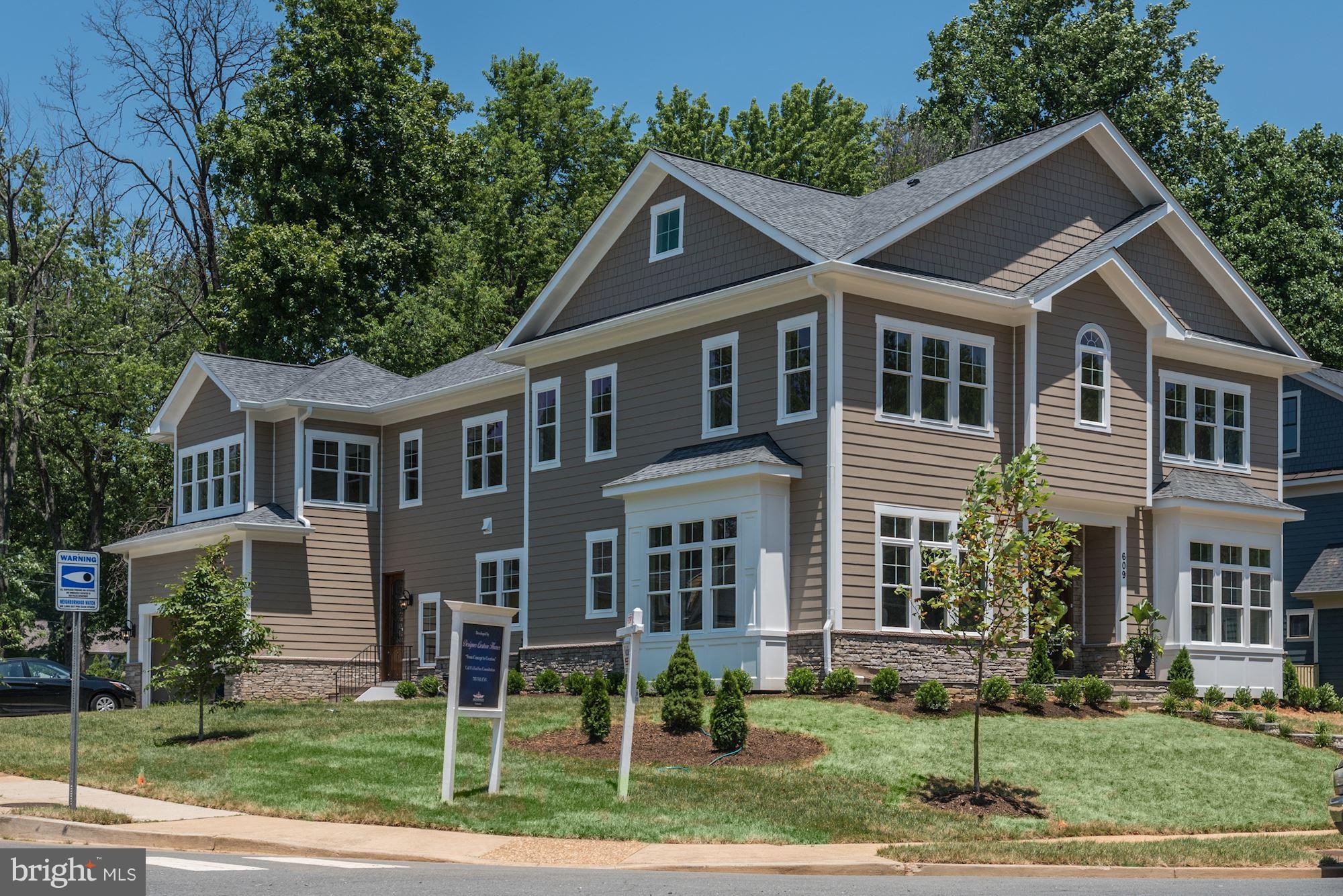 609 Kingsley Road Southwest Vienna, VA 22180 - Photo 1 of 30 Exterior (Front)