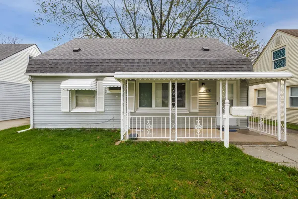 $1,300 | 22778 Almond Avenue, Eastpointe, MI 48021