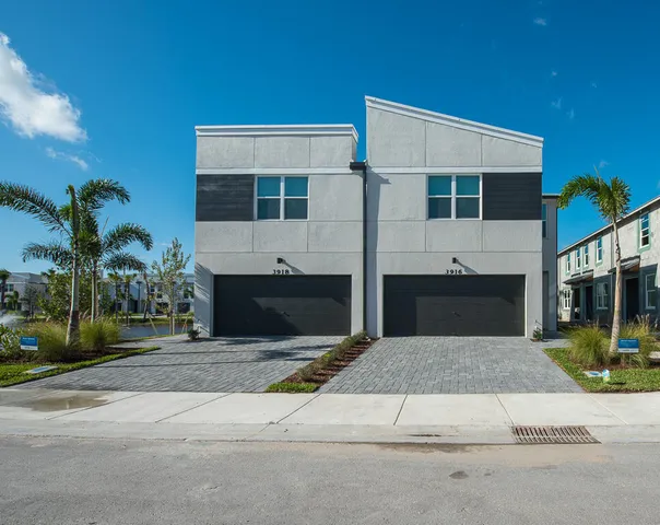 $445,000 | 3916 Southeast Mentmore Lane, Stuart, FL 34997