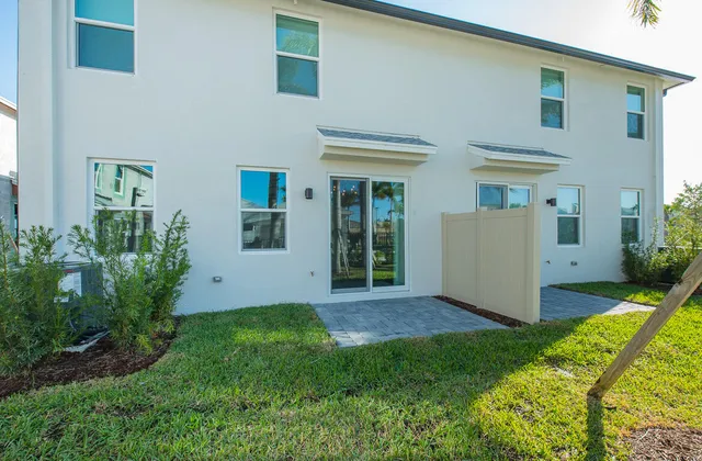 $445,000 | 3916 Southeast Mentmore Lane, Stuart, FL 34997