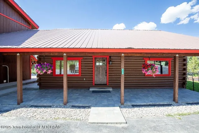 $1,680,000 | 630 Grandview Drive, Alpine, WY 83128