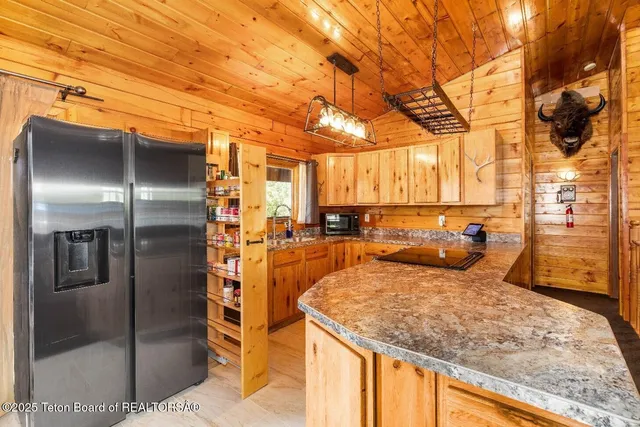 $1,680,000 | 630 Grandview Drive, Alpine, WY 83128
