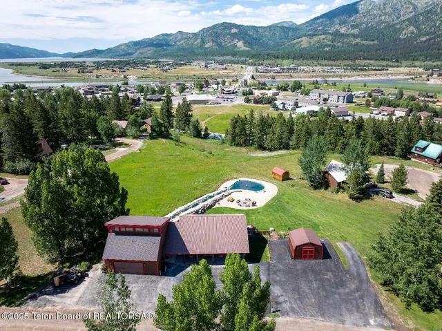$1,680,000 | 630 Grandview Drive, Alpine, WY 83128