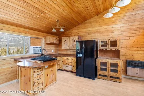 $1,525,000 | 630 Grandview Drive, Alpine, WY 83128
