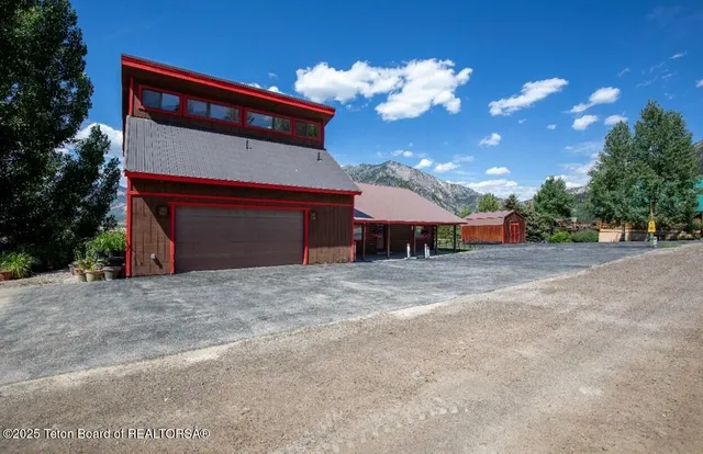 $1,680,000 | 630 Grandview Drive, Alpine, WY 83128
