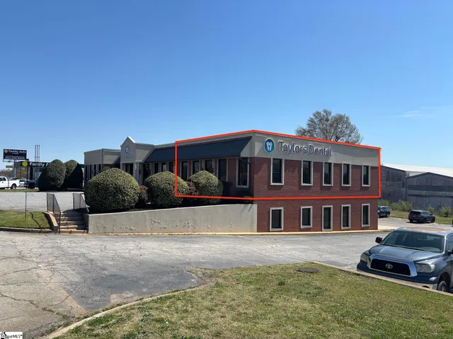 $3,000 | 3220 Wade Hampton Boulevard, Taylors, SC 29687