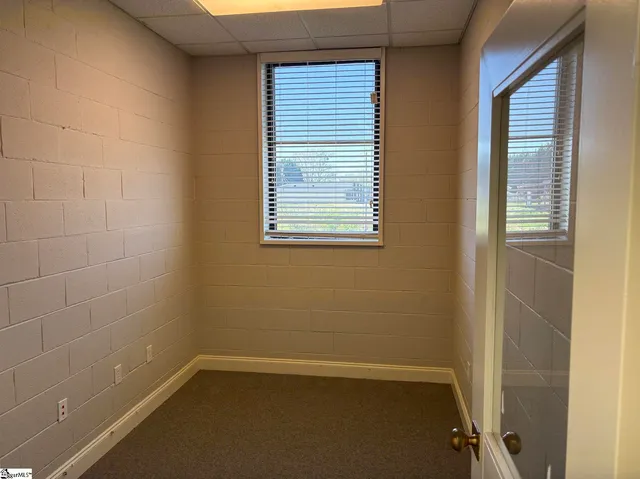 $3,000 | 3220 Wade Hampton Boulevard, Taylors, SC 29687