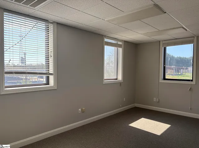 $3,000 | 3220 Wade Hampton Boulevard, Taylors, SC 29687