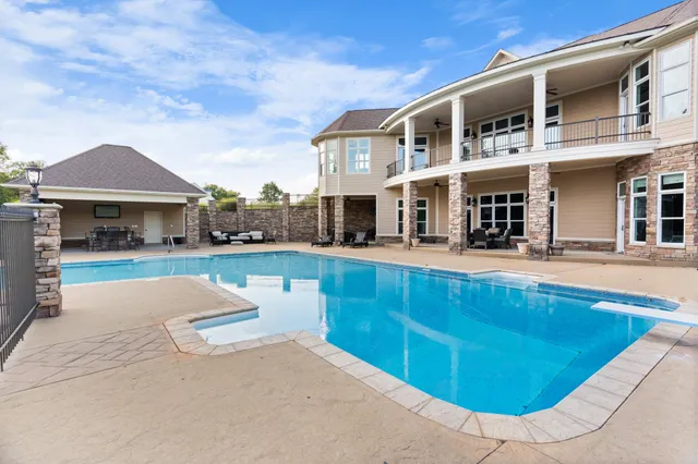 $1,299,999 | 97 Crawfish Lane, Lawrenceburg, TN 38464