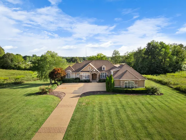 $1,299,999 | 97 Crawfish Lane, Lawrenceburg, TN 38464
