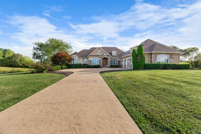 $1,299,999 | 97 Crawfish Lane, Lawrenceburg, TN 38464