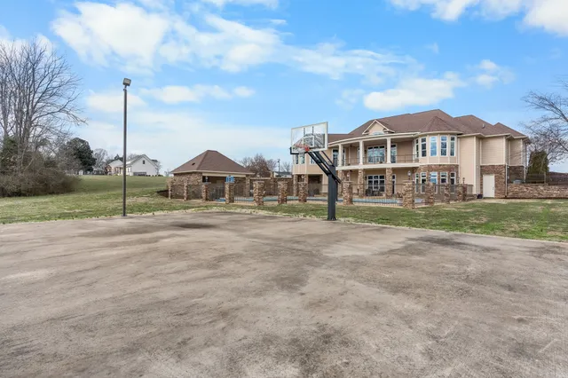 $1,299,999 | 97 Crawfish Lane, Lawrenceburg, TN 38464