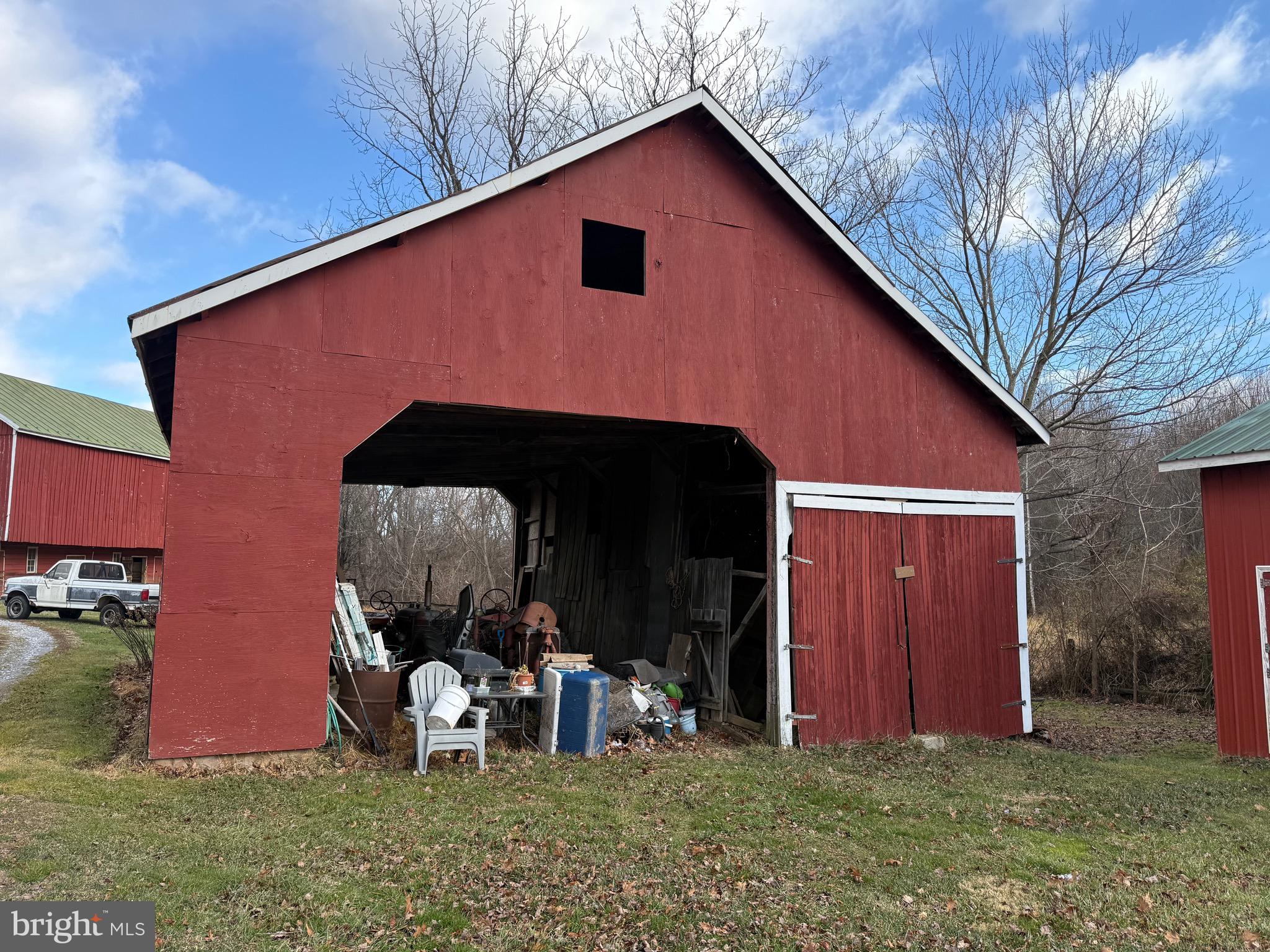 4047 Ridge Road Westminster, MD 21157 - Photo 78 of 112 a front view of house with yard