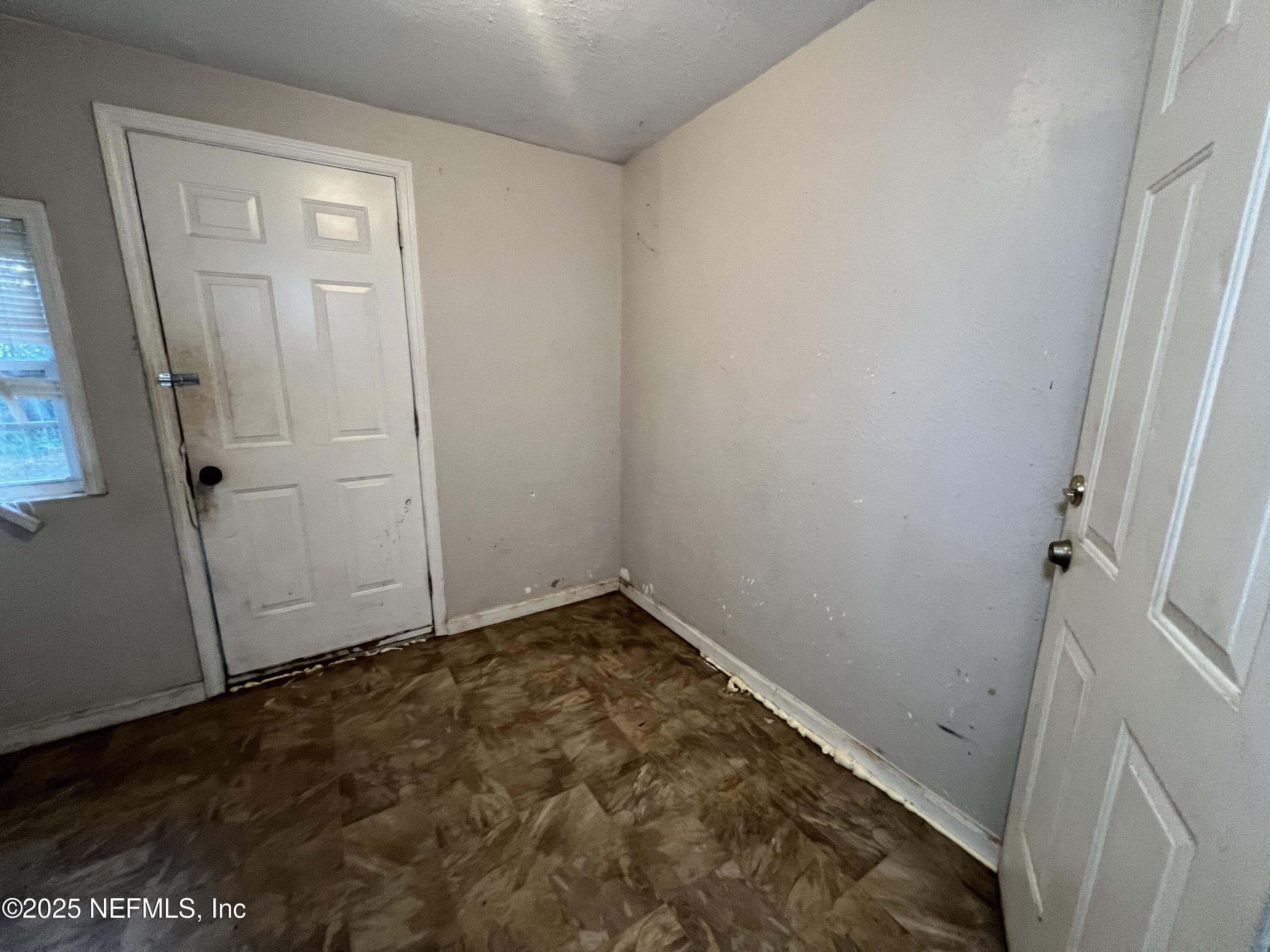 408 West 23rd Street Jacksonville, FL 32206 - Photo 19 of 45 an empty room with closet area