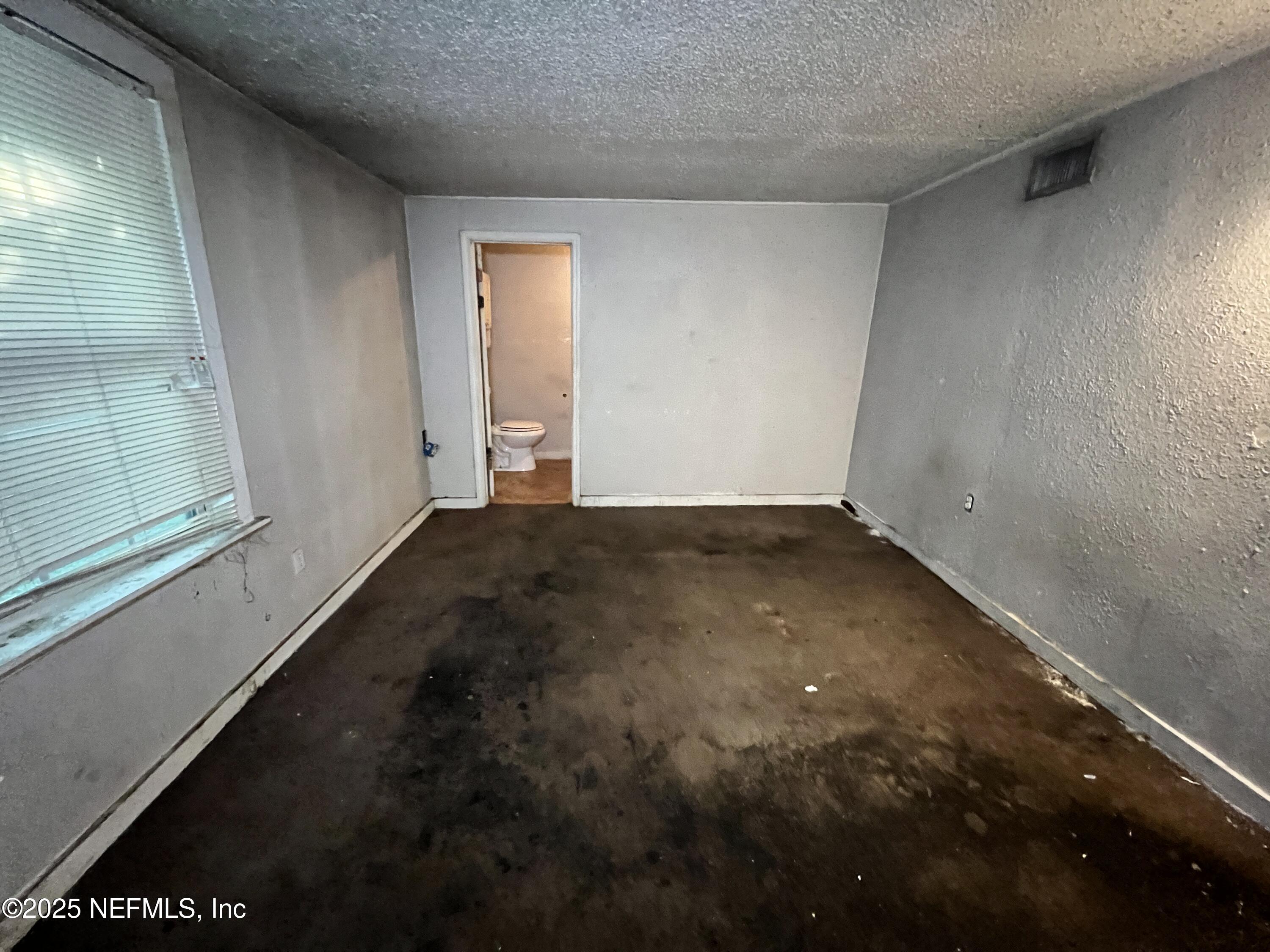 408 West 23rd Street Jacksonville, FL 32206 - Photo 22 of 45 a view of room with window
