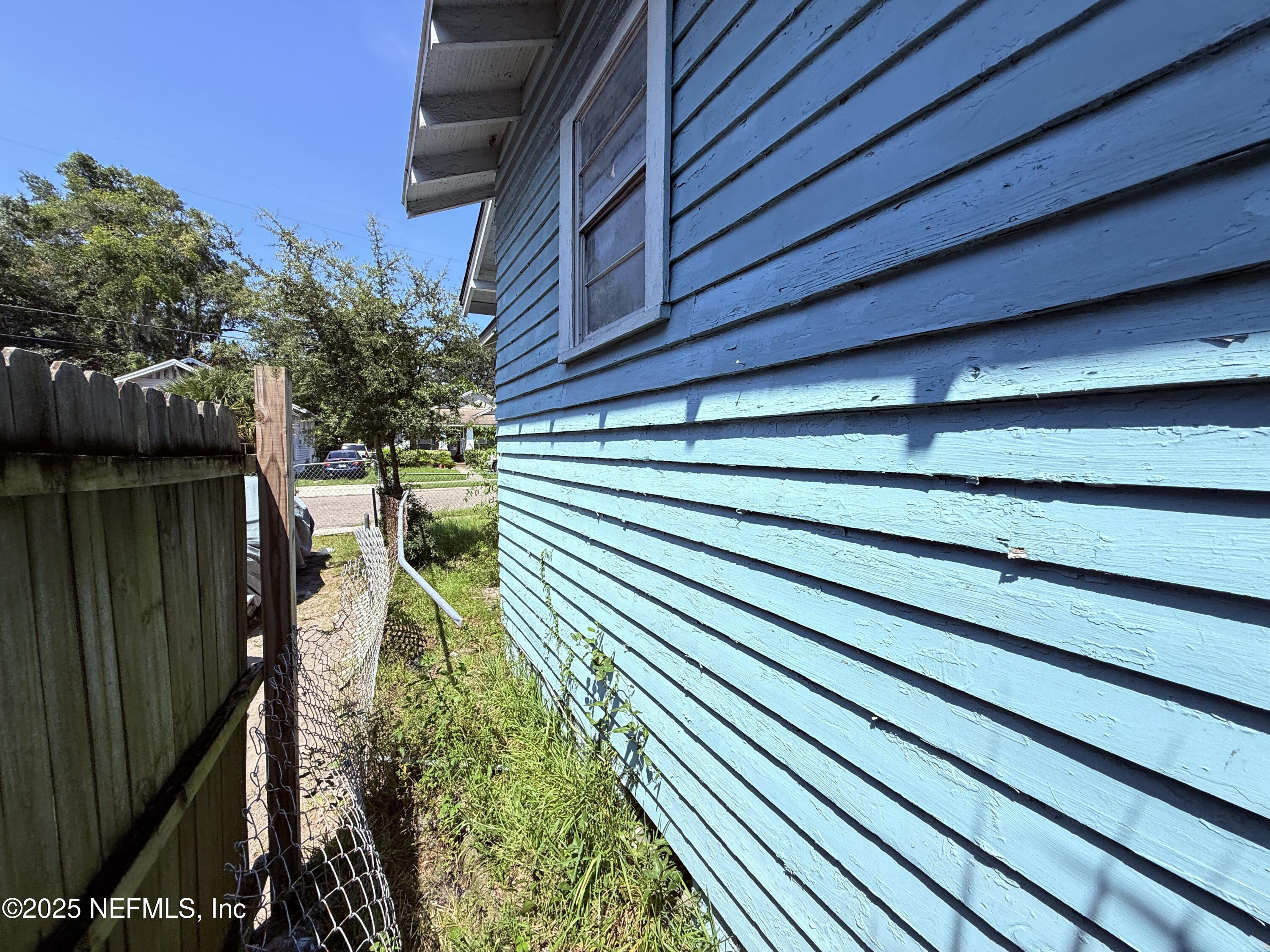 408 West 23rd Street Jacksonville, FL 32206 - Photo 43 of 45 a balcony with view of outdoor space