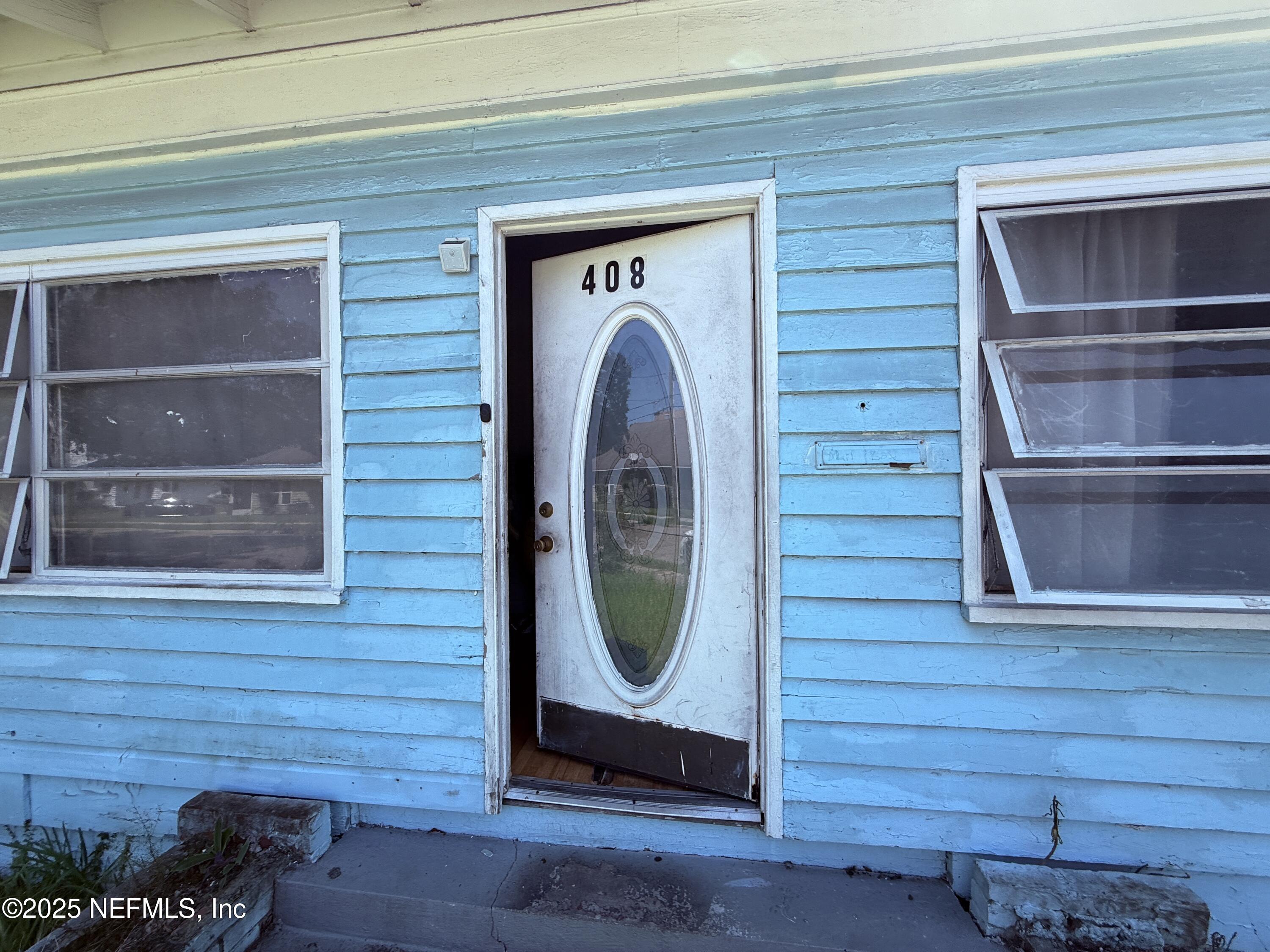 408 West 23rd Street Jacksonville, FL 32206 - Photo 5 of 45 a view of front door of house