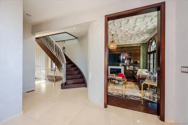 $18,000 | 25 Edgewater Lane, Great Neck, NY 11023