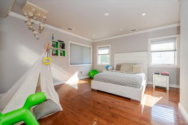 $18,000 | 25 Edgewater Lane, Great Neck, NY 11023