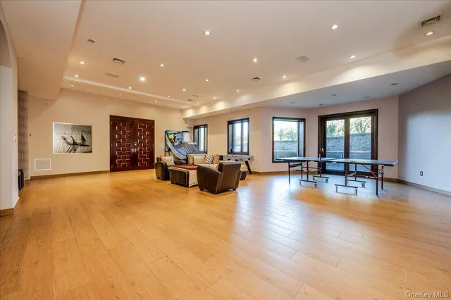 $18,000 | 25 Edgewater Lane, Great Neck, NY 11023