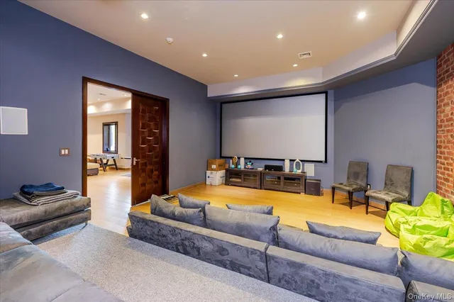 $18,000 | 25 Edgewater Lane, Great Neck, NY 11023