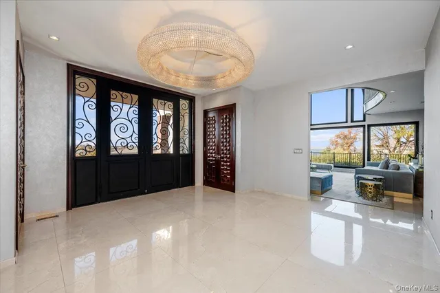 $18,000 | 25 Edgewater Lane, Great Neck, NY 11023