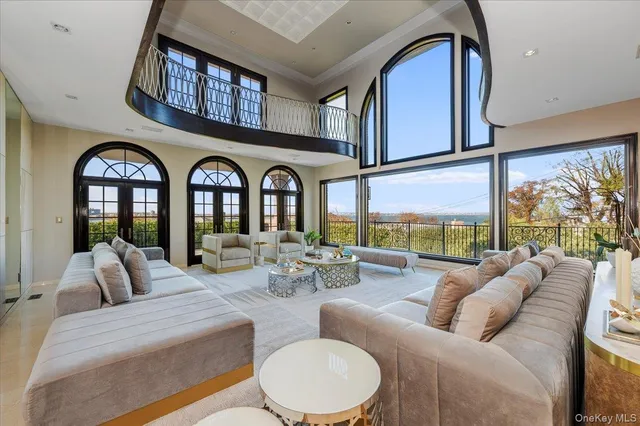 $18,000 | 25 Edgewater Lane, Great Neck, NY 11023