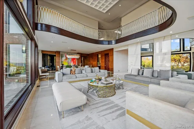 $18,000 | 25 Edgewater Lane, Great Neck, NY 11023