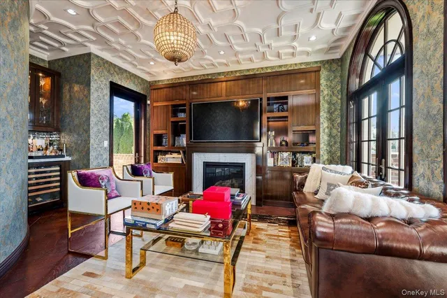 $18,000 | 25 Edgewater Lane, Great Neck, NY 11023