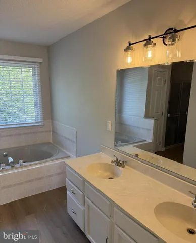 $3,700 | 90 Atlantis Avenue, Manahawkin, NJ 08050